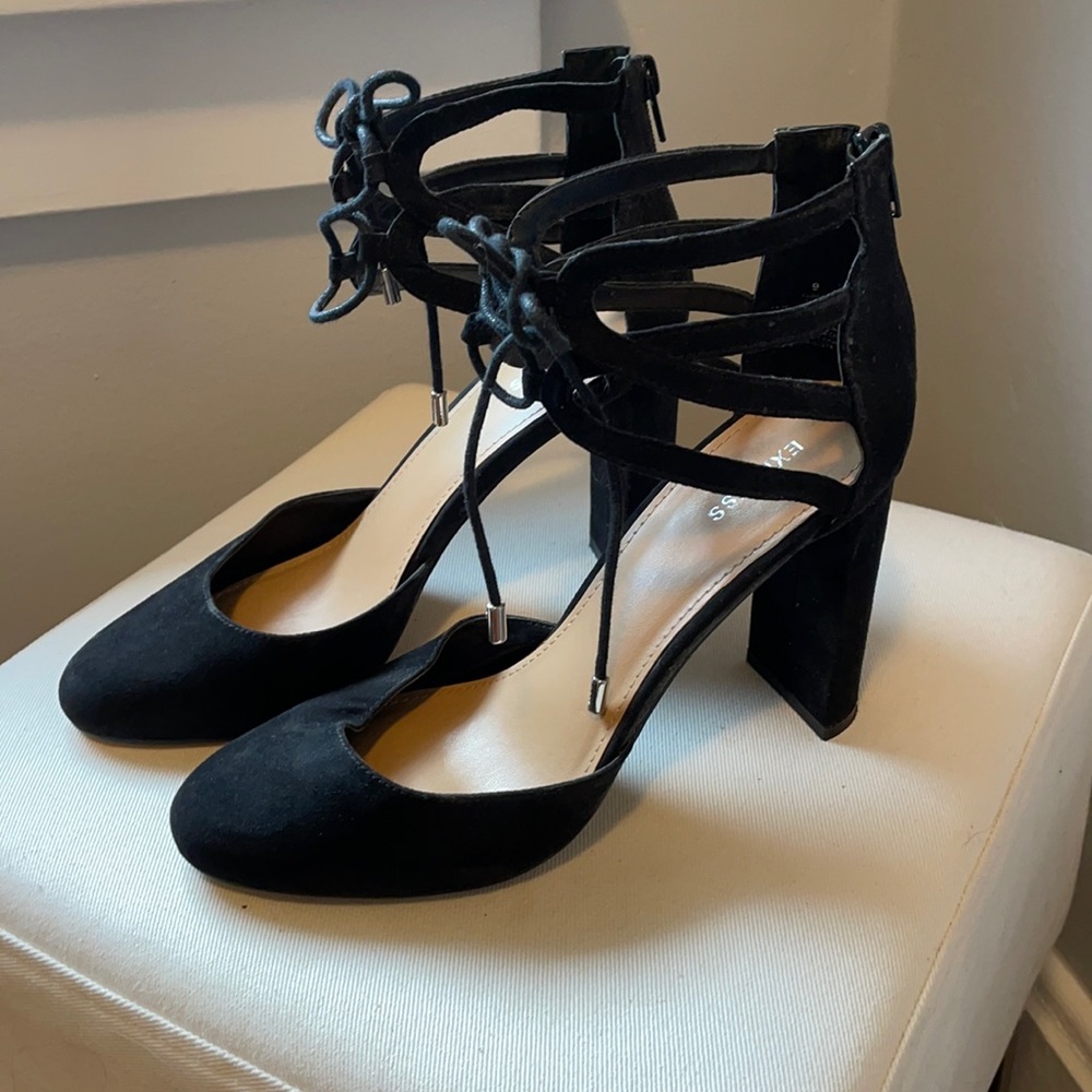 Round toe heels